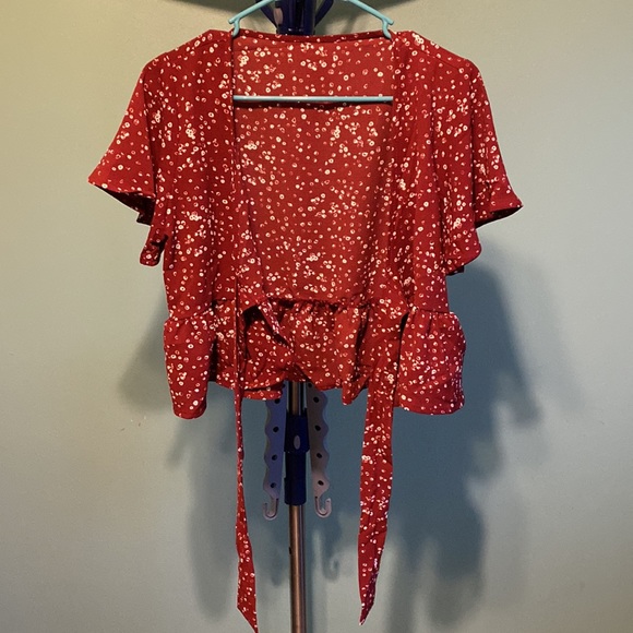 Noflik Women’s Medium Burgundy Wrap Top. Never worn. - Picture 5 of 5